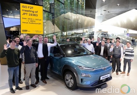 현대자동차, 전기차 무선충전 기술 선도 박차