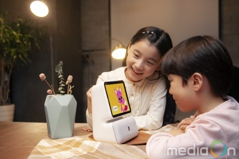 SK텔레콤, 보이는 AI 스피커 ‘누구 네모’ 출시